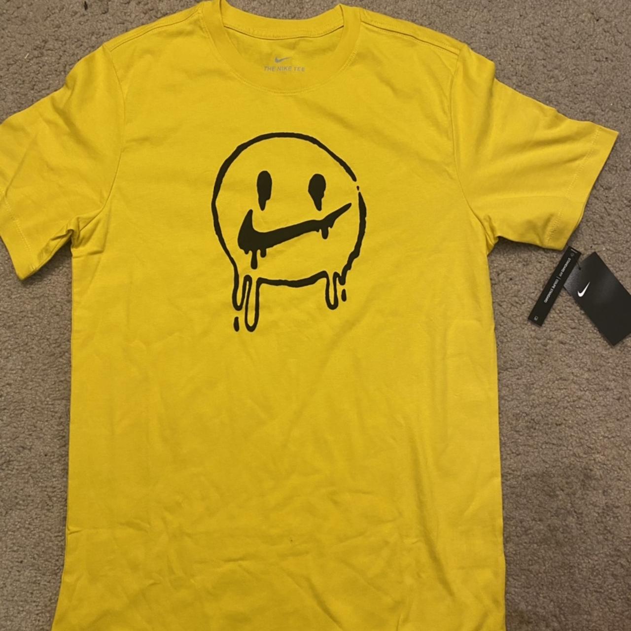 BNWT nike smiley slime logo size small - Depop