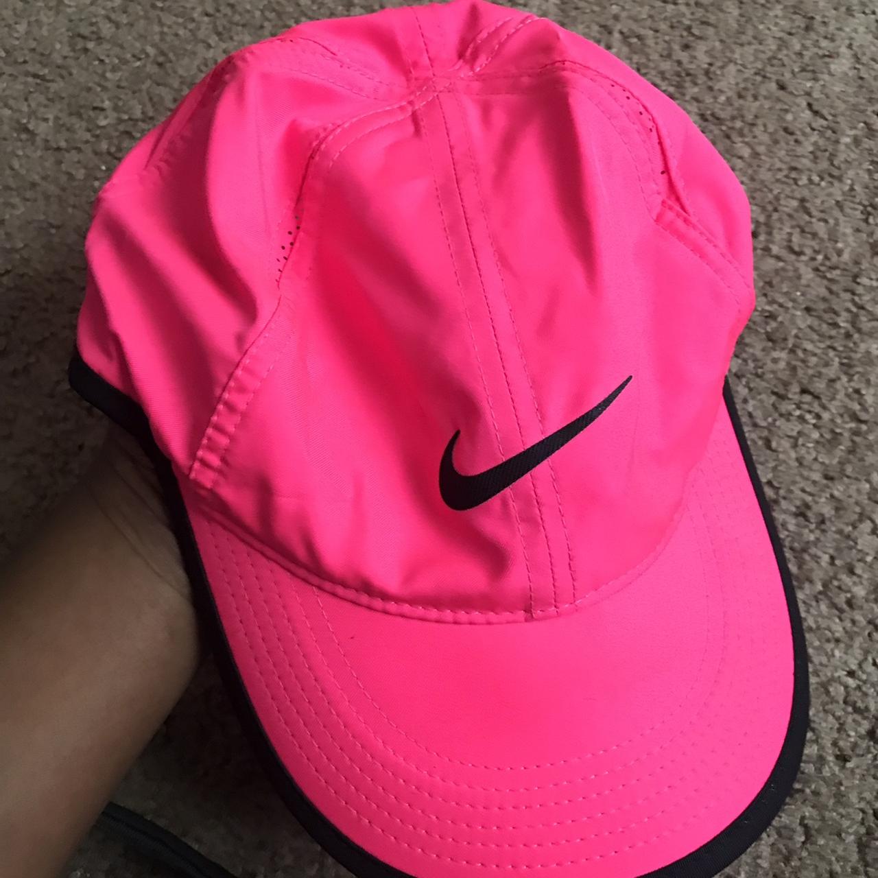 Hot pink nike hat never worn - Depop