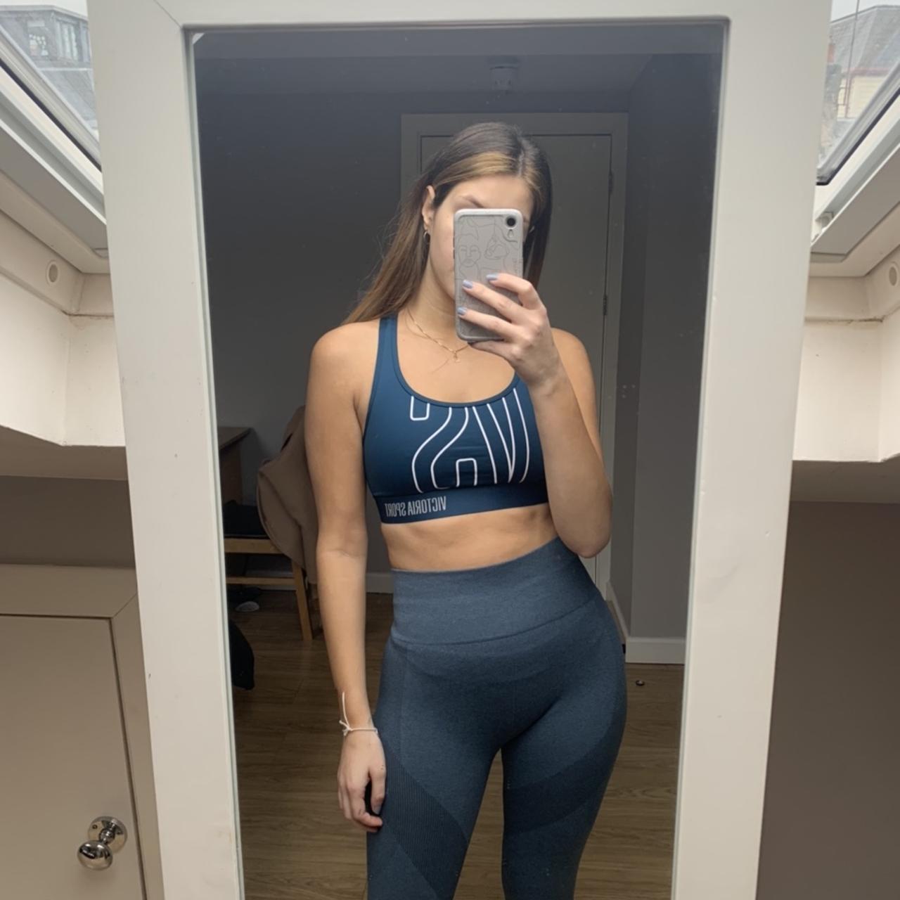 Victoria Secrets Sports Bra, too small for me, never - Depop