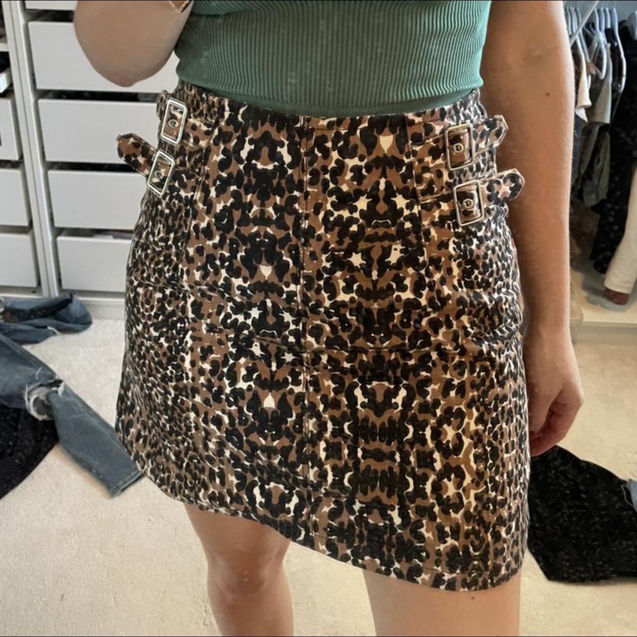 💛 Topshop Leopard Print Mini Skirt. 💛 Great... - Depop