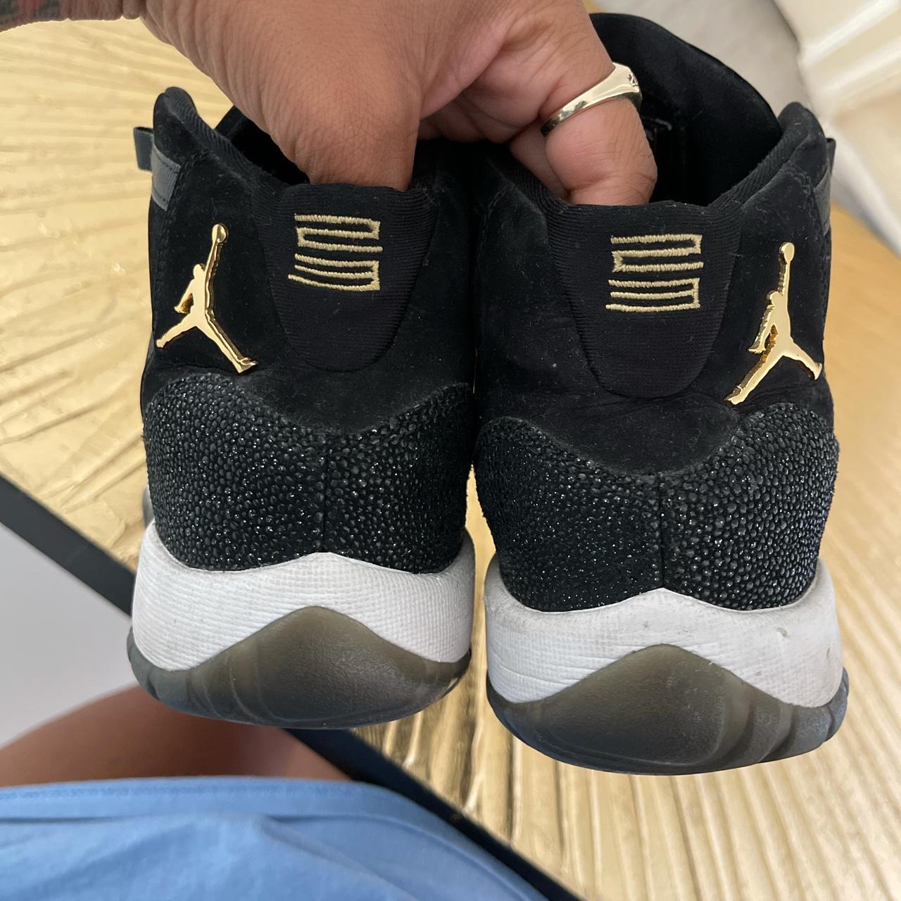 Jordan 11s outlet black and gold