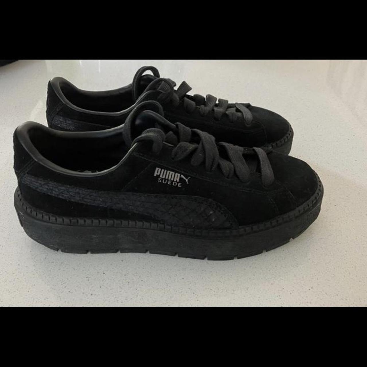 Black suede clearance pumas size 4