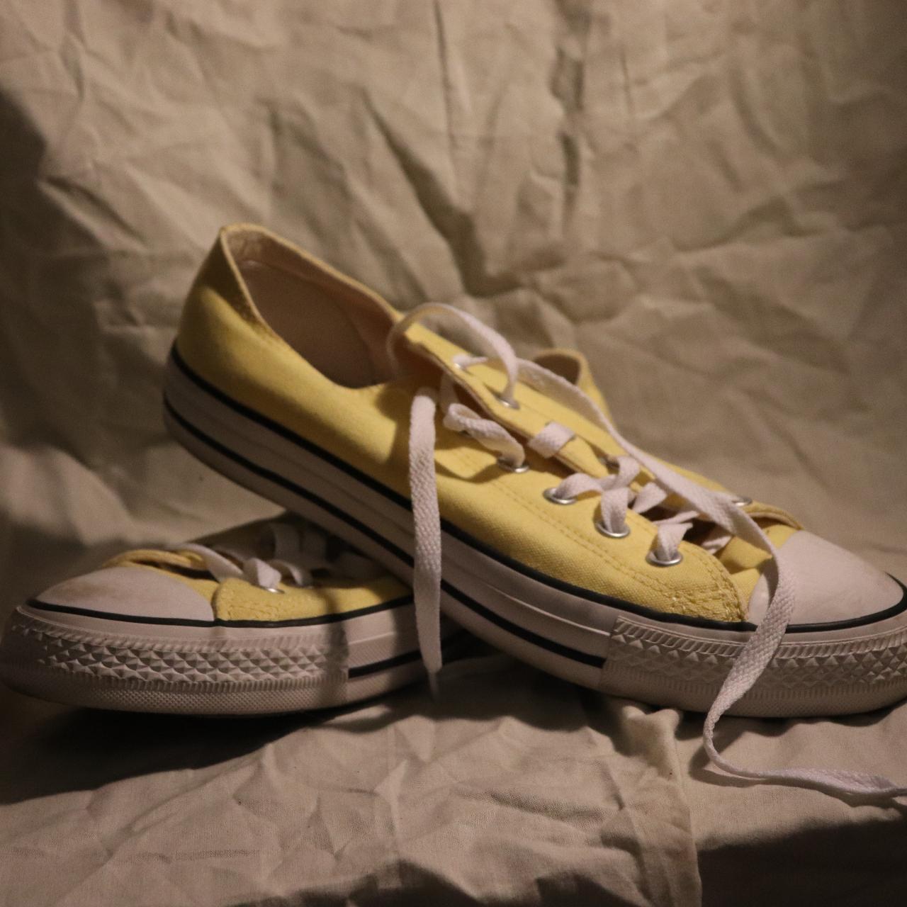 Converse yellow casual deals shoes