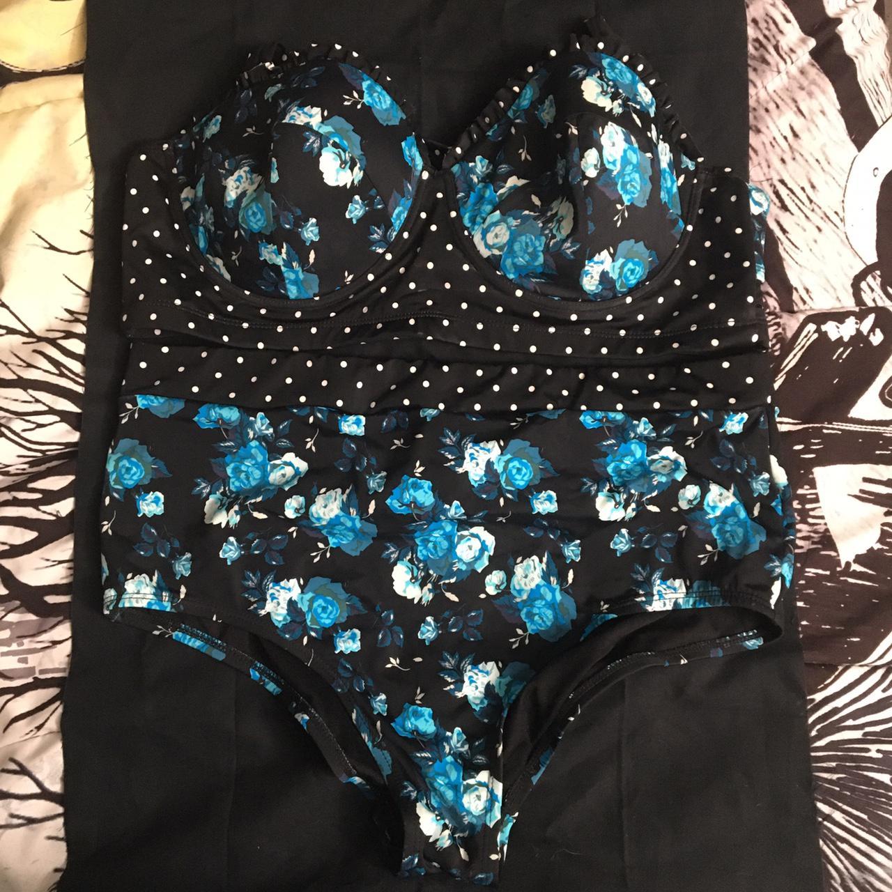 Hot Topic Women's Suit Depop