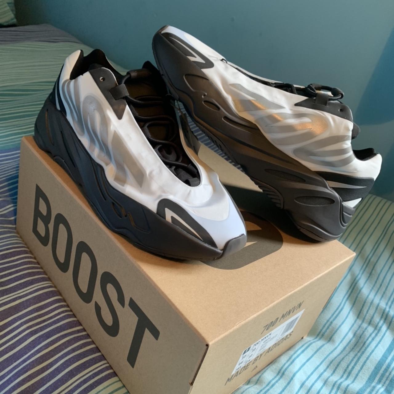 yeezy boost 700 mnvn blue