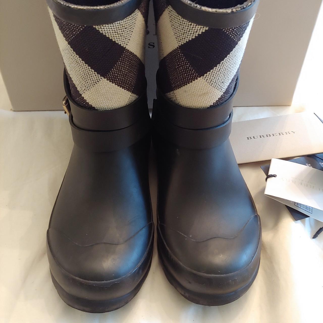 Burberry Kids Holloway Rain boots size 29 with... Depop