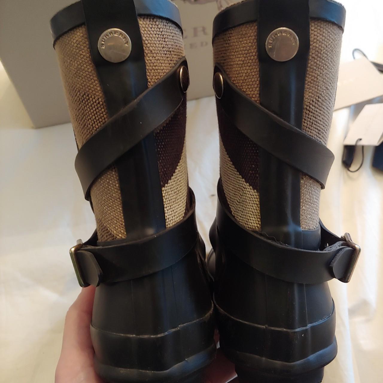 Burberry Kids Holloway Rain boots size 29 with... Depop