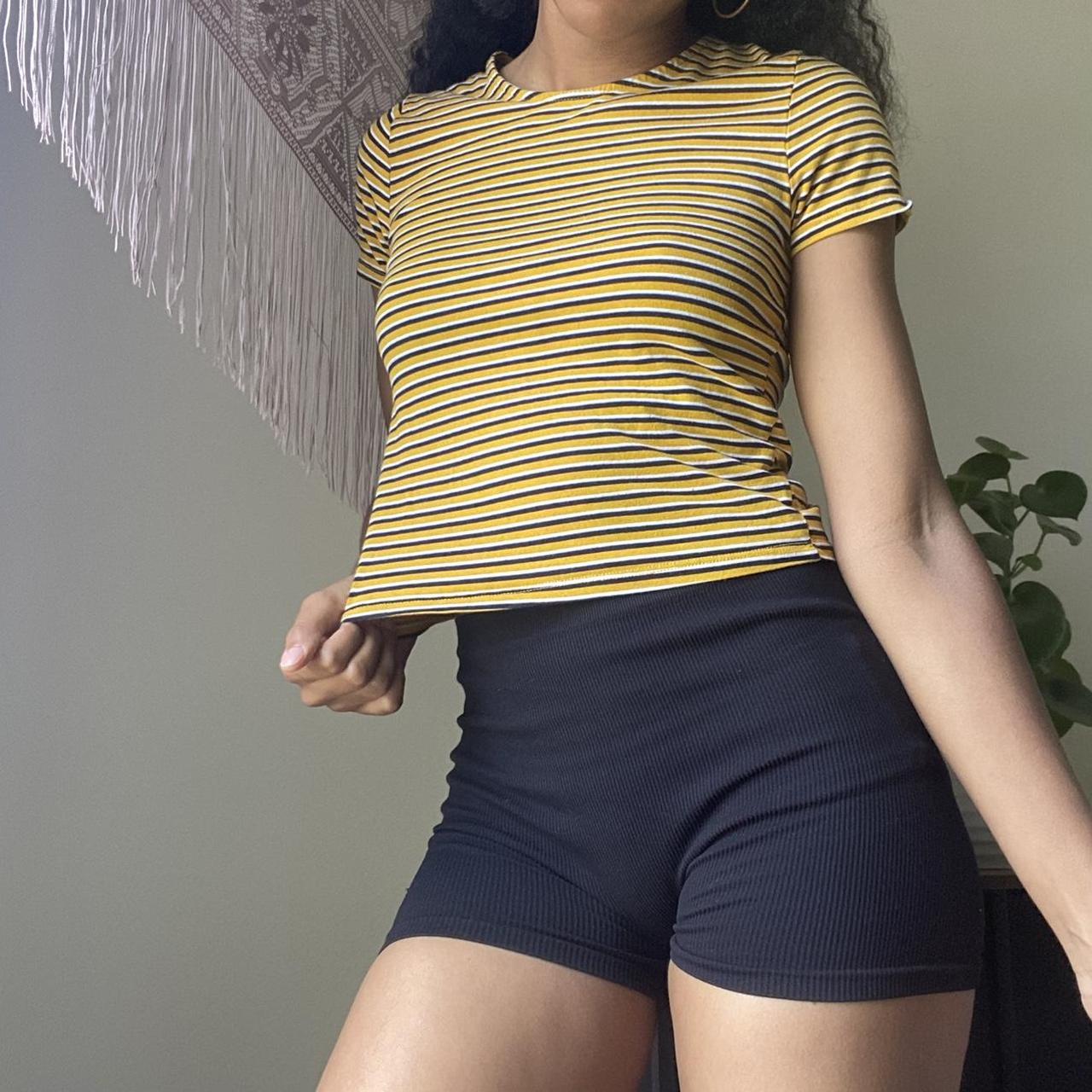 Black and yellow striped crop top online