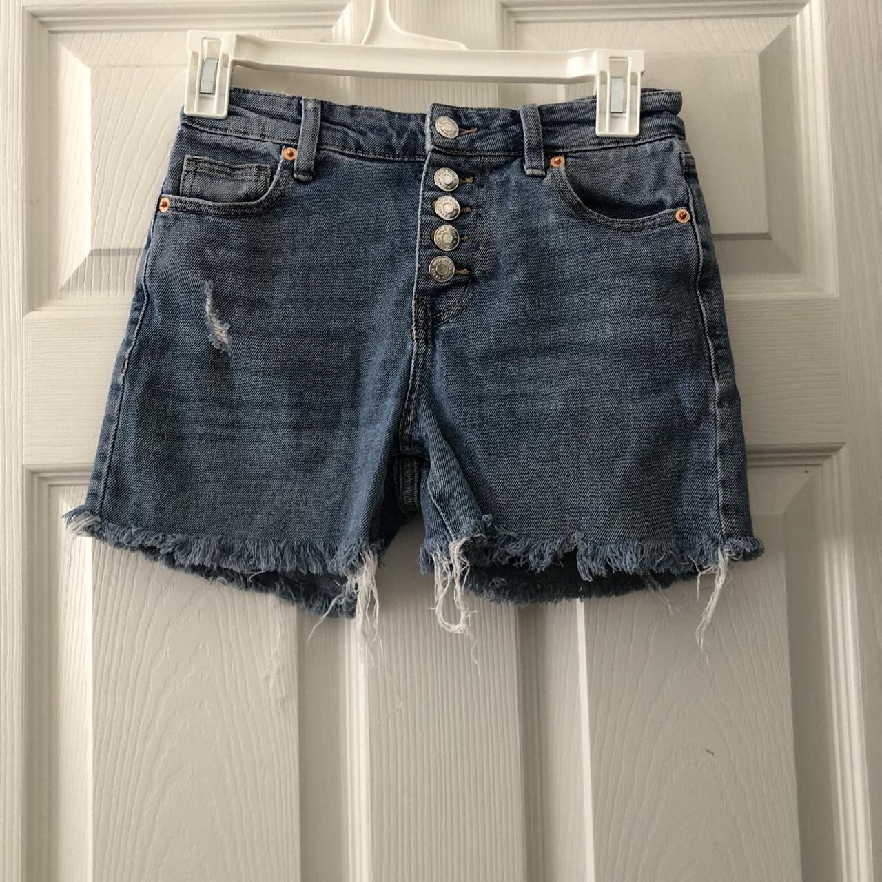 Wild fable jean shorts with multiple buttons. Size... - Depop