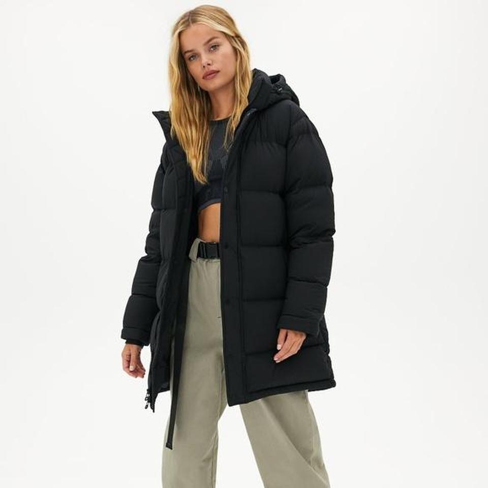 aritzia the super puff mid