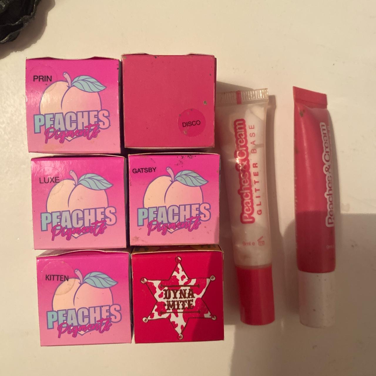 6 peaches and cream pigments, primer and glitter... Depop