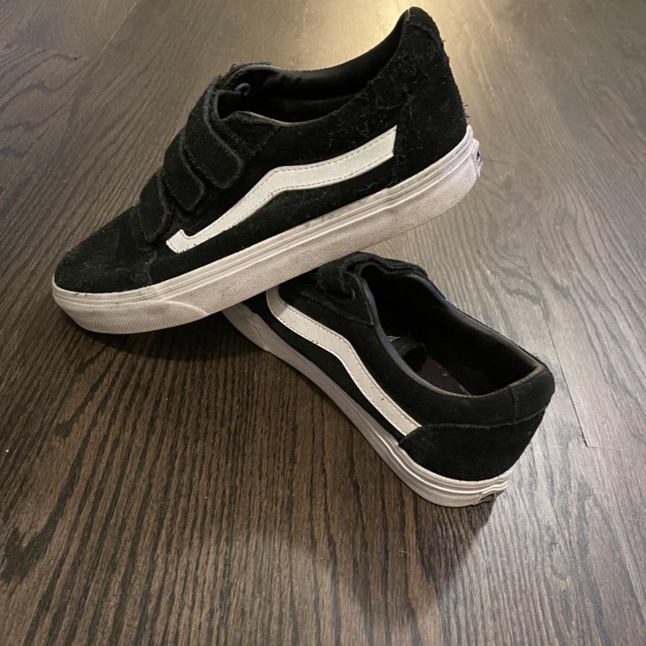 Black and white store velcro vans womens