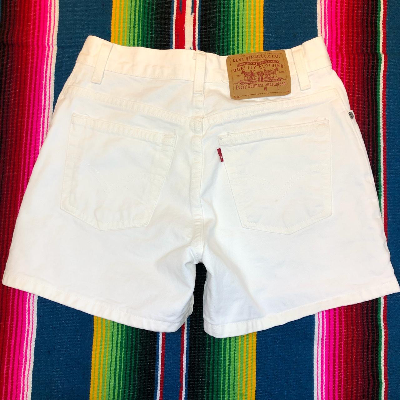 White vintage 2025 levi shorts