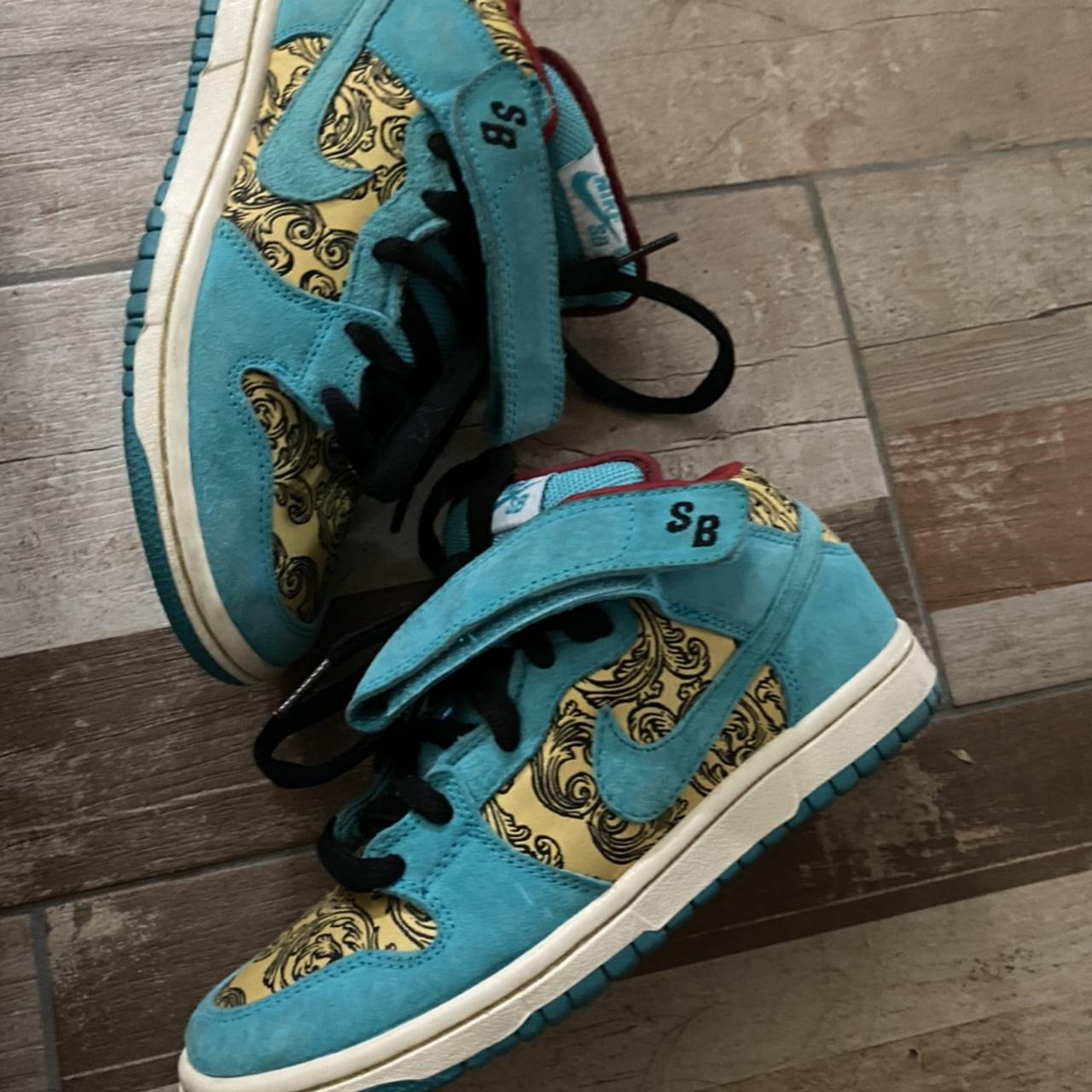 peacock dunk mid