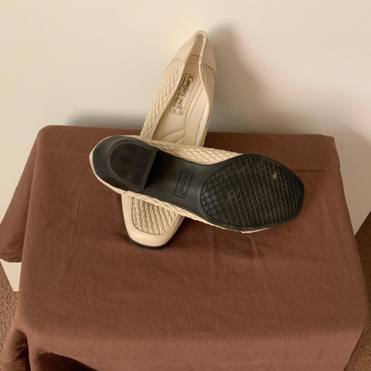 BACON Women's Cream Sandals (2)