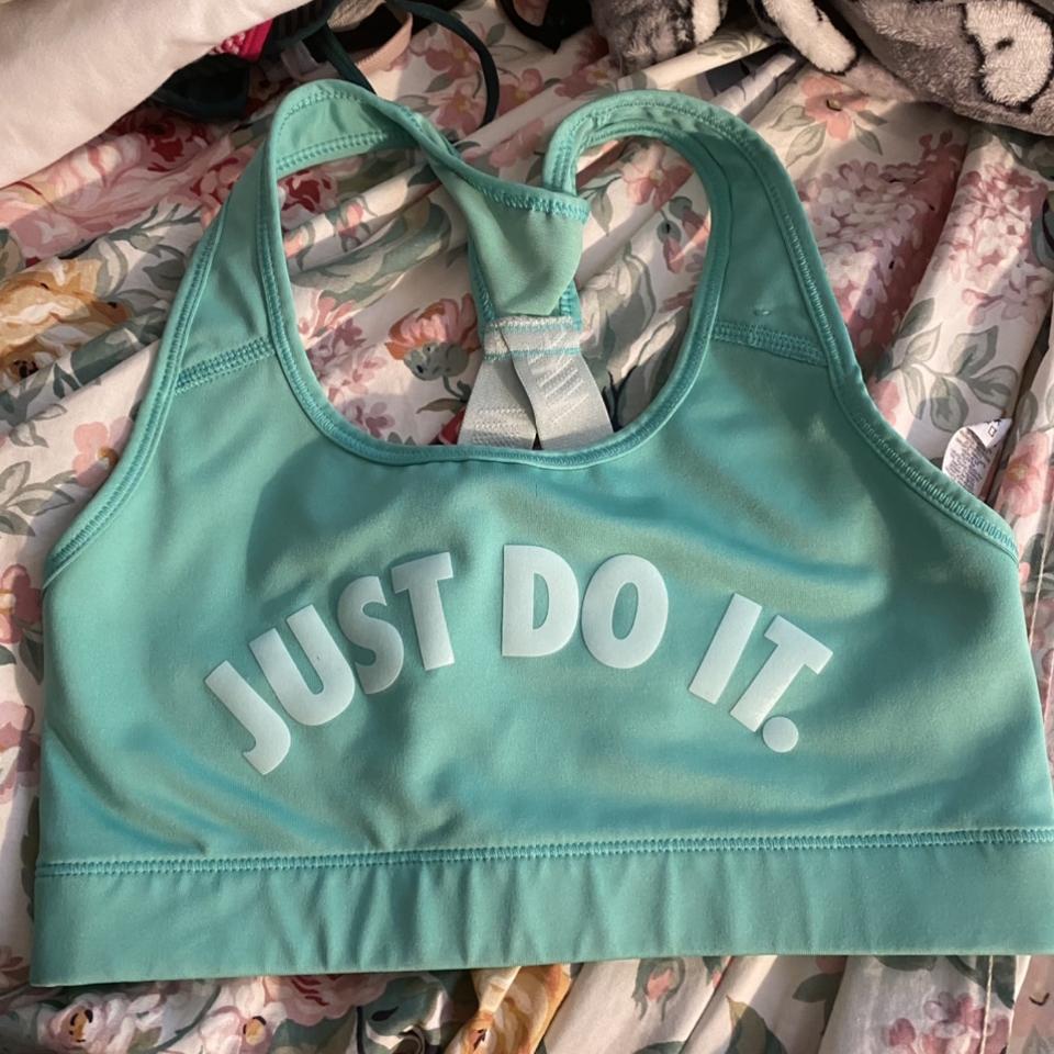 Nike Sports Bra Excellent Condition size small - Depop