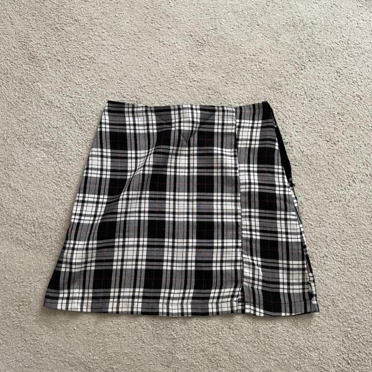 black and white check skirt with slit, really cute... - Depop