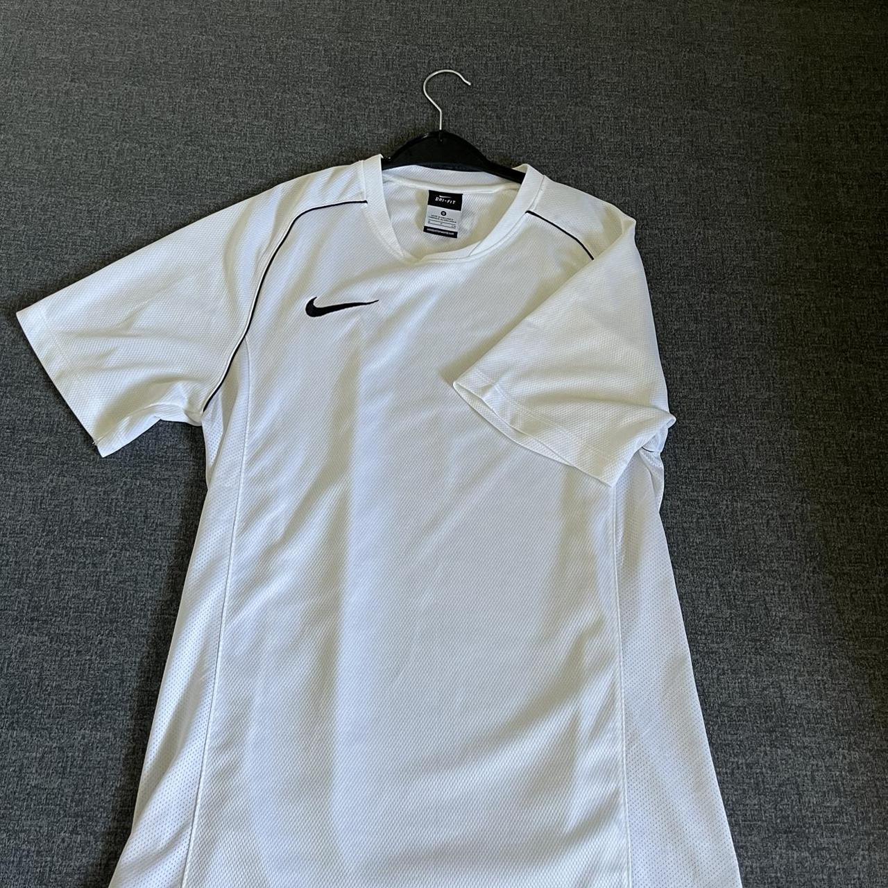 does nike dri fit run small