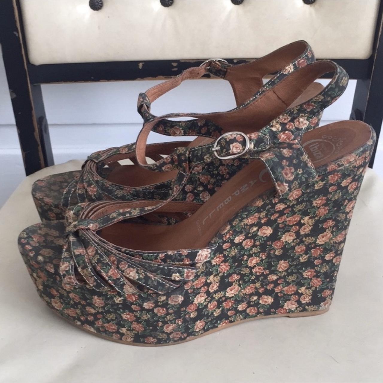 Jeffrey Campbell floral wedges size 8.5 could fit 8. - Depop