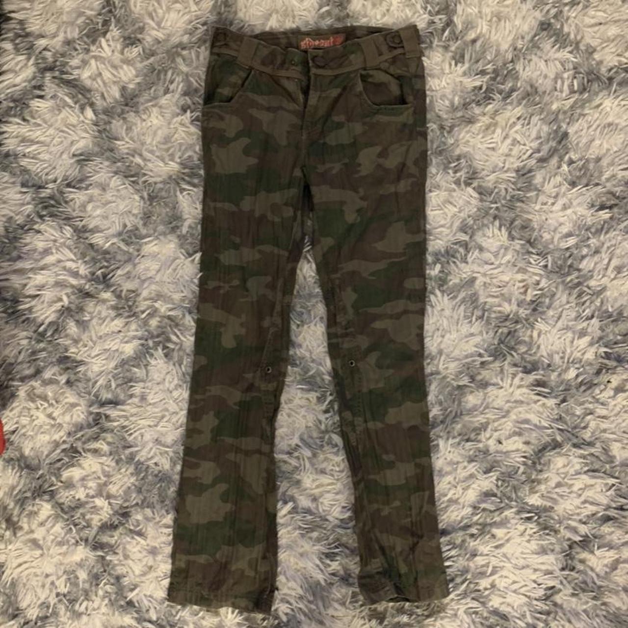 SIDEOUT GREEN CAMO PANTS • best fits size S •... - Depop