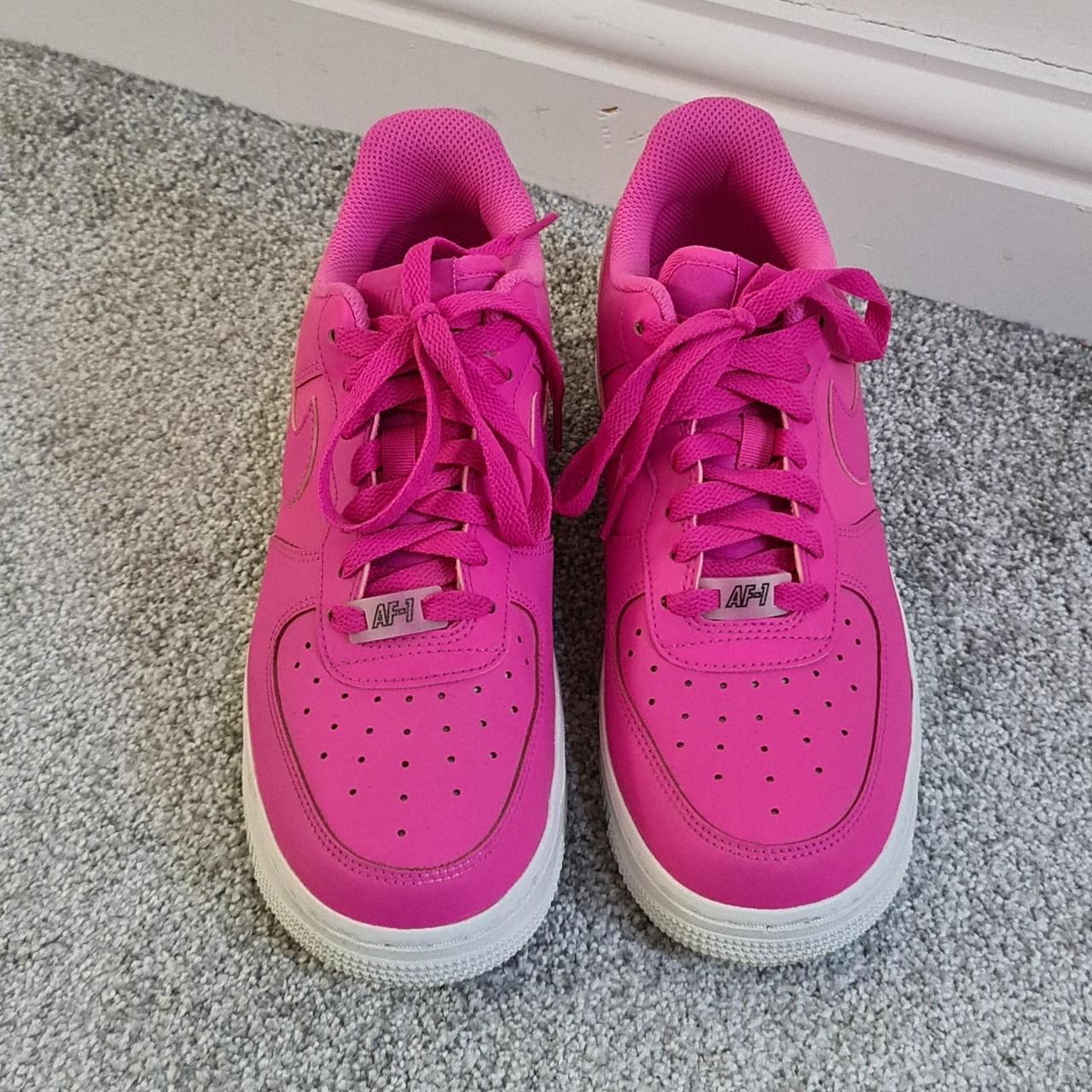 Nike Women's Pink Trainers | Depop