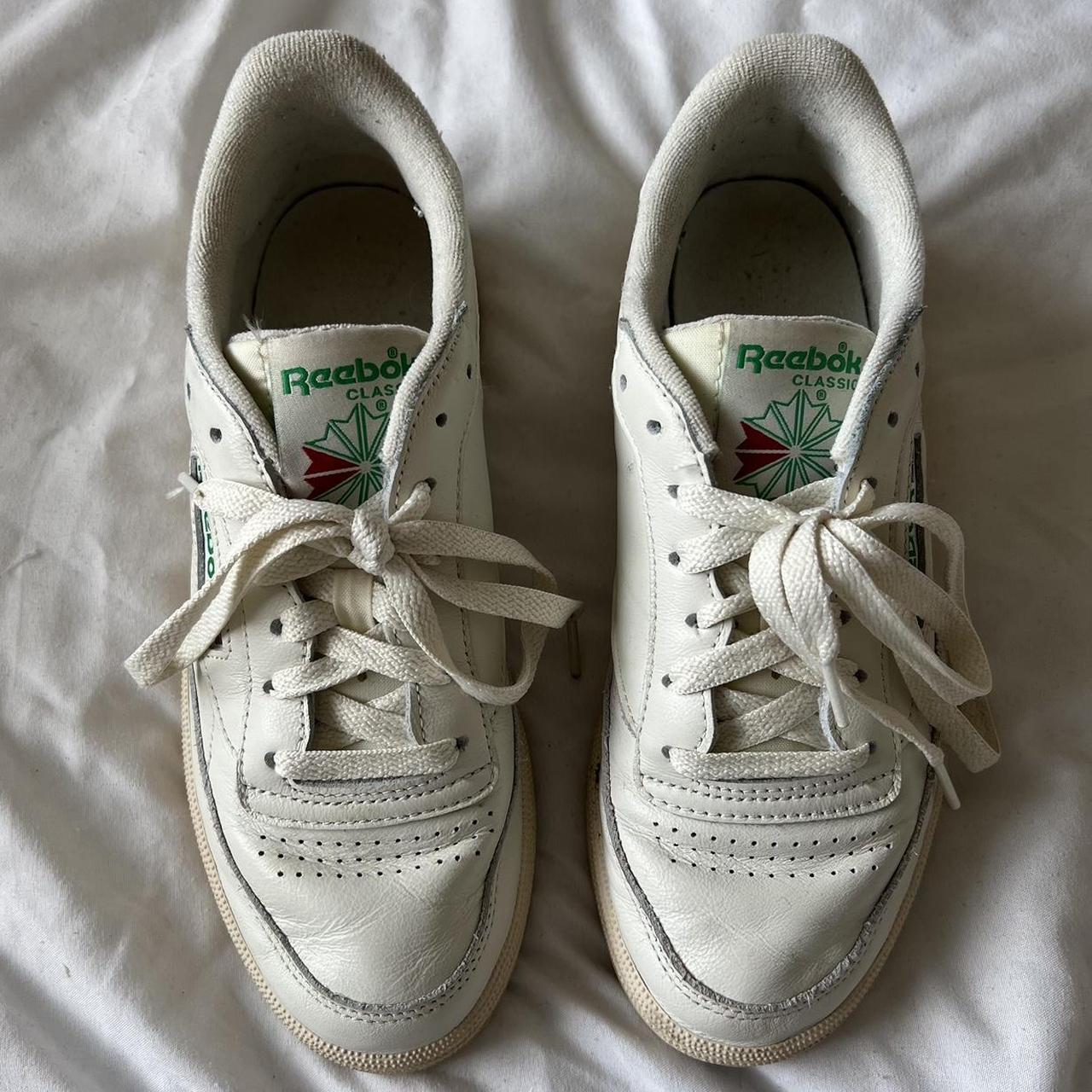 reebok club c leather trainers in black ar0454