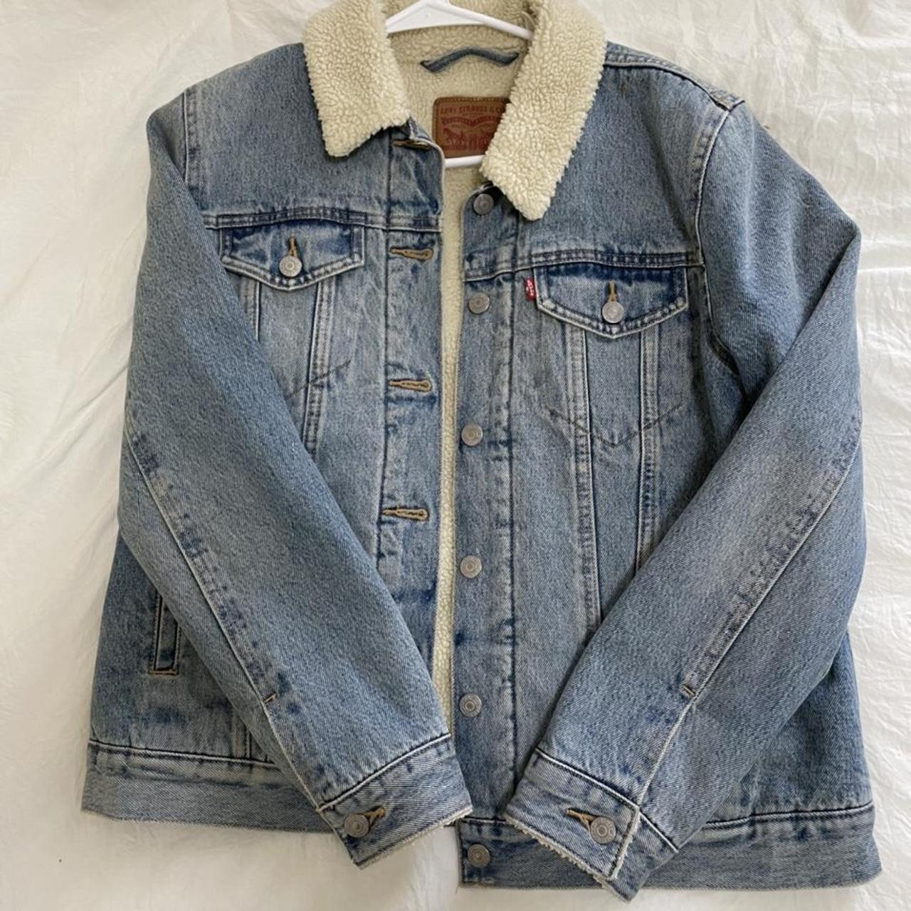 Levi's Women's Jacket | Depop