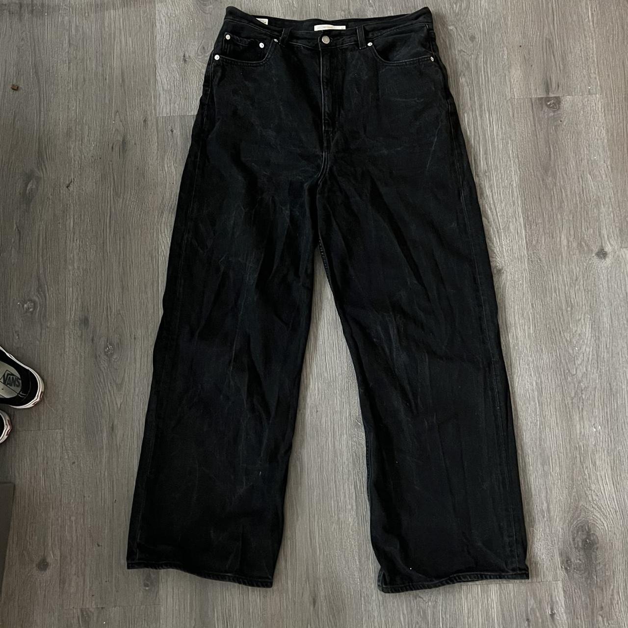Levi’s high loose black denim jeans. These have a... - Depop