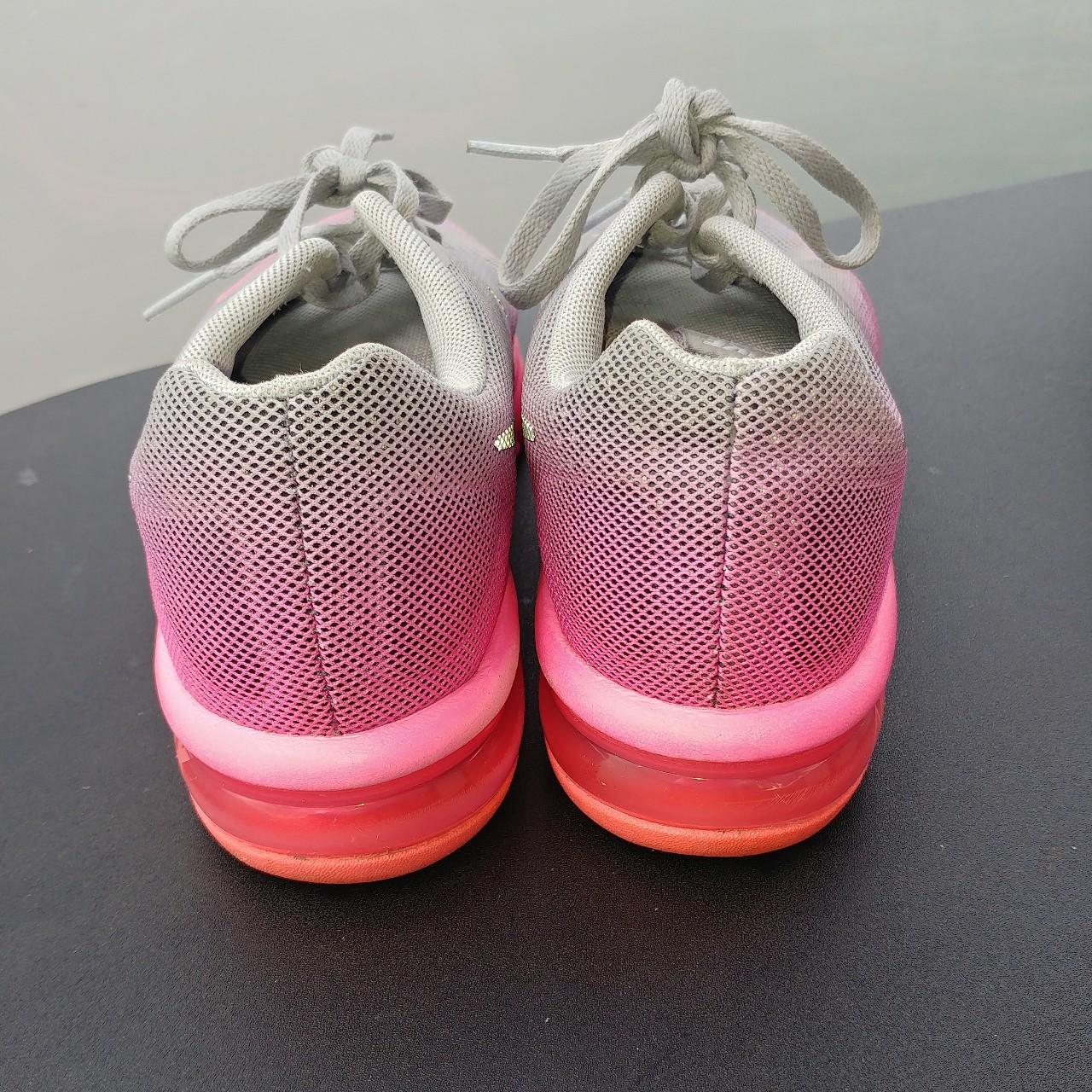 Nike air max on sale sequent pink and grey