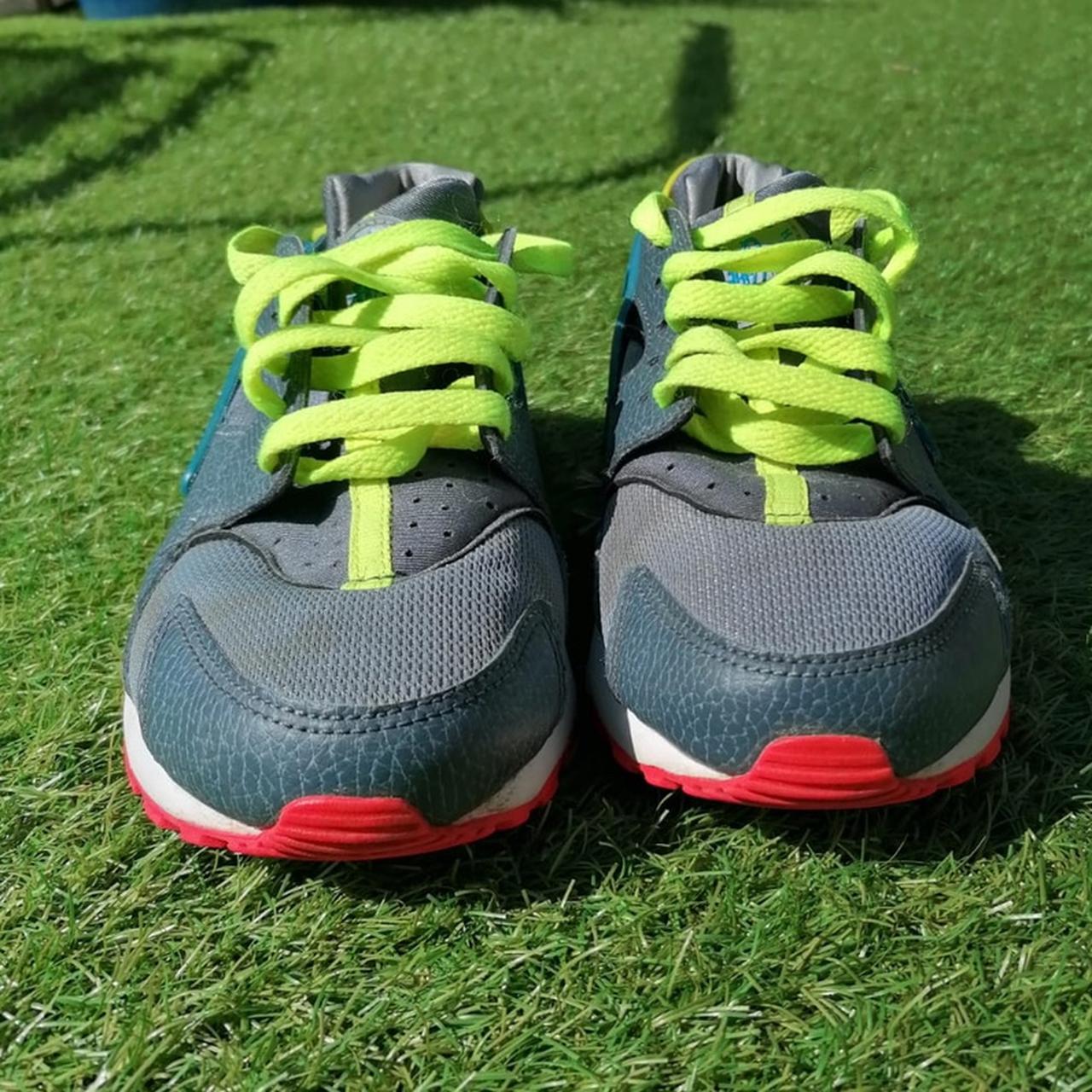 Grey huarache trainers with neon green laces Used