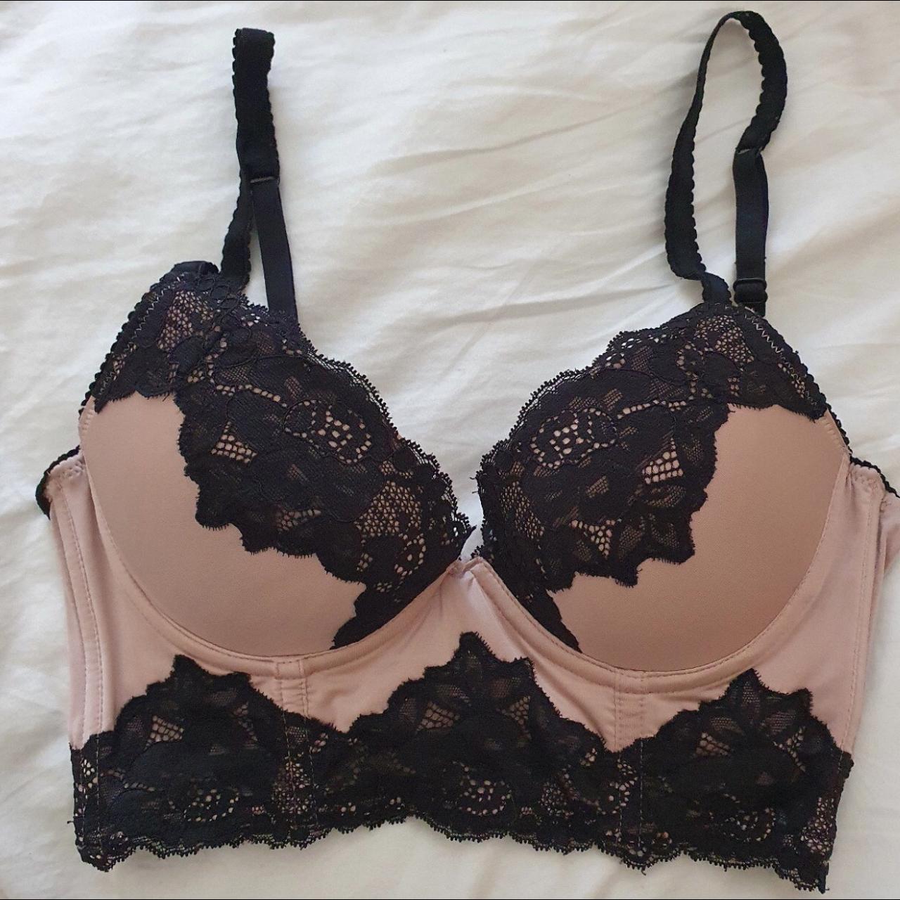 Pengest lace bra has some padding size 34b   Depop 