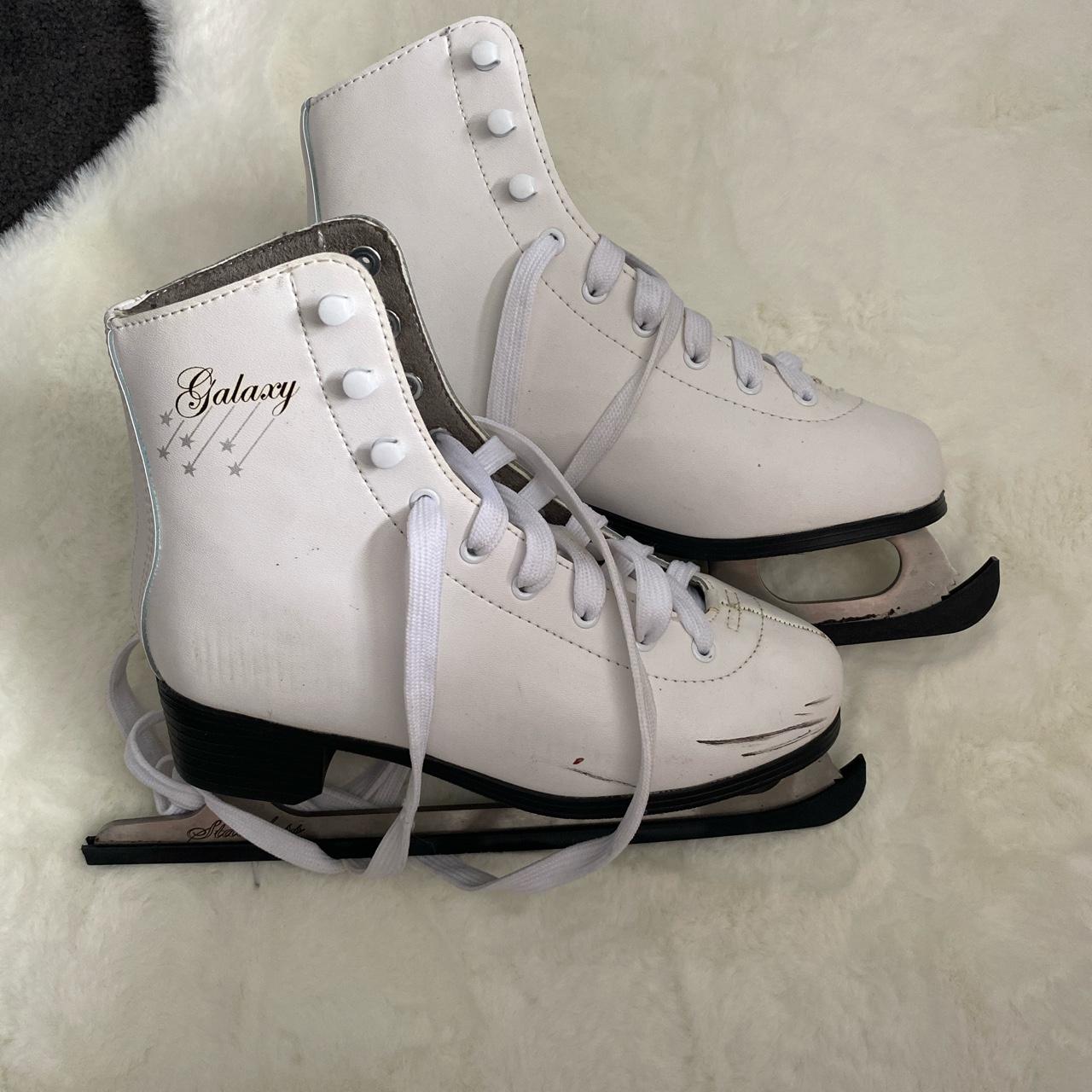 Size 3 deals figure skates