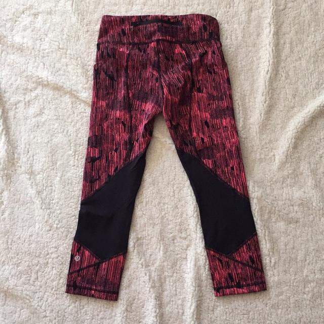 lululemon pace rival crop 22” leggings - in down - Depop