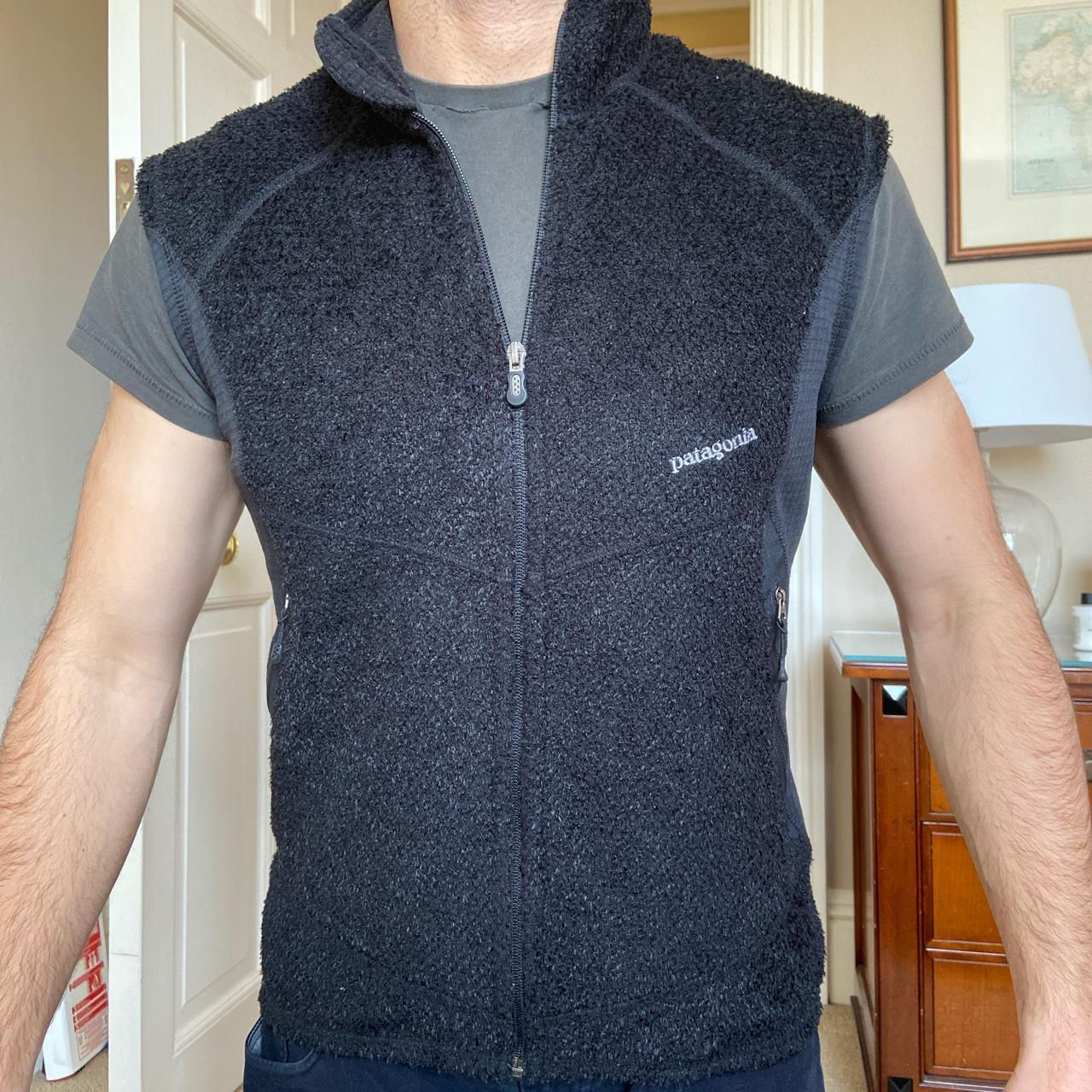 Patagonia Men's Black Gilet | Depop