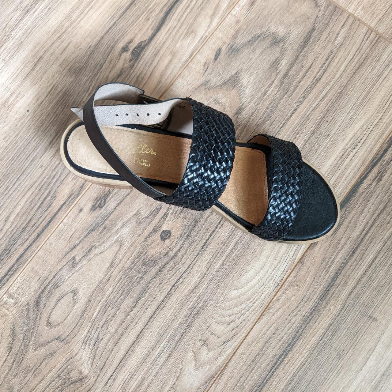 Seychelles Women's Tan and Black Sandals | Depop