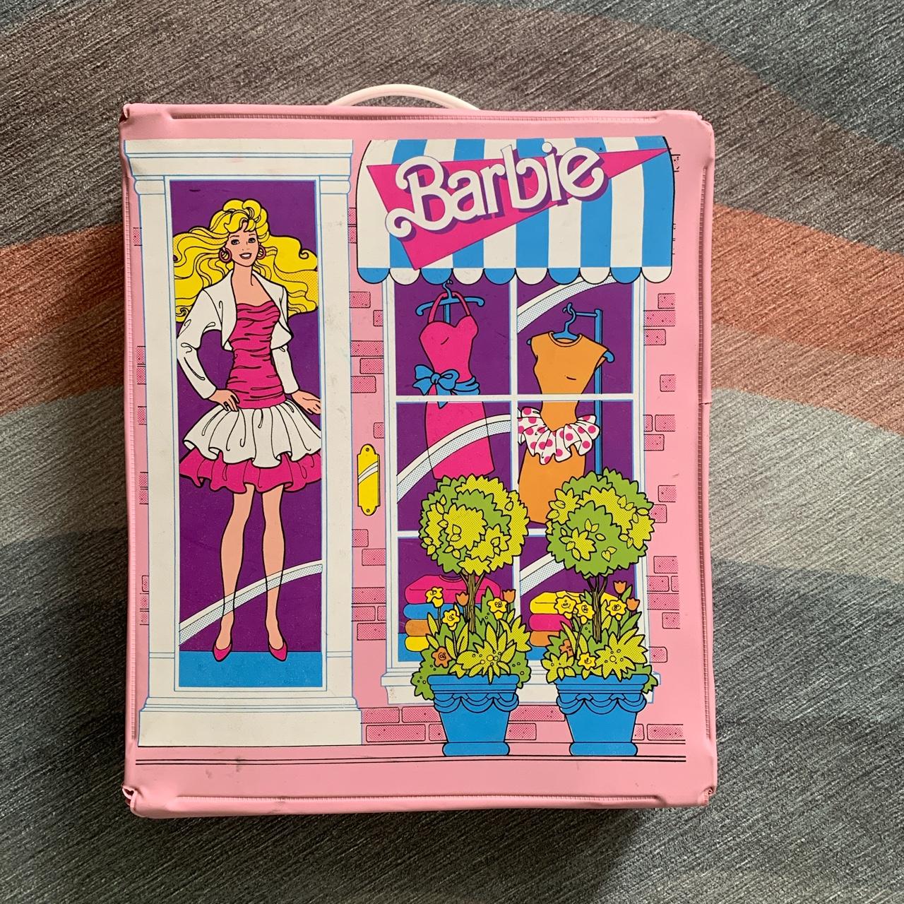 Vintage Barbie carry case & accessories