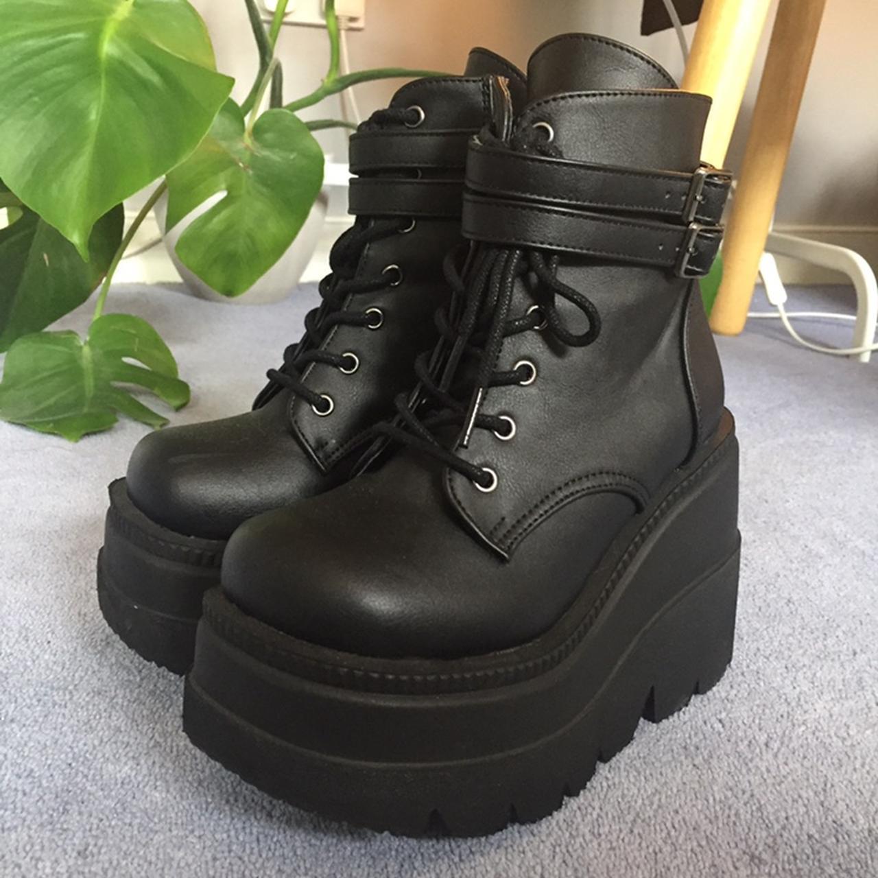 ⭐️ Demonia shaker- 52 platform boots, so cute 💕 -... - Depop