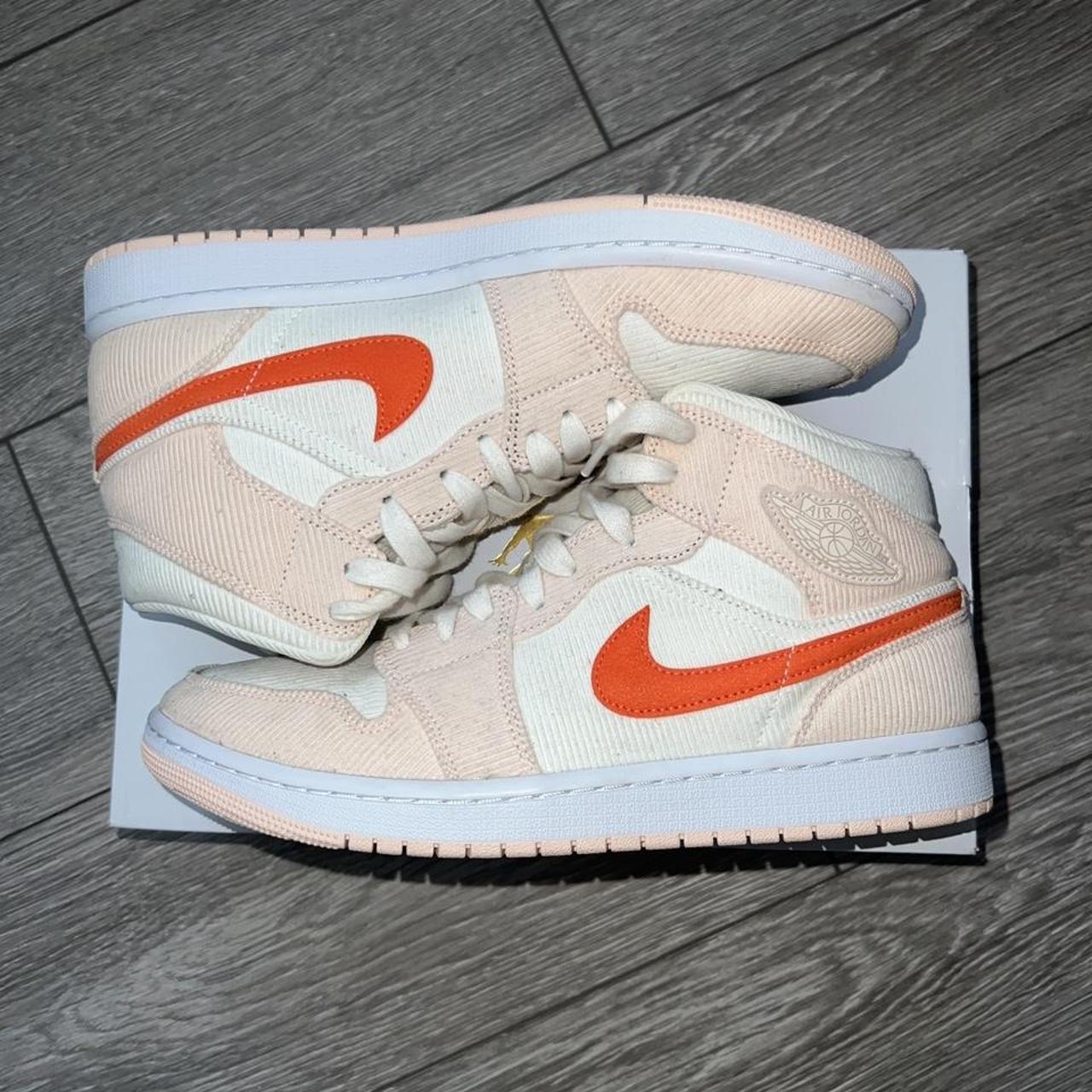 women's air jordan 1 mid se corduroy