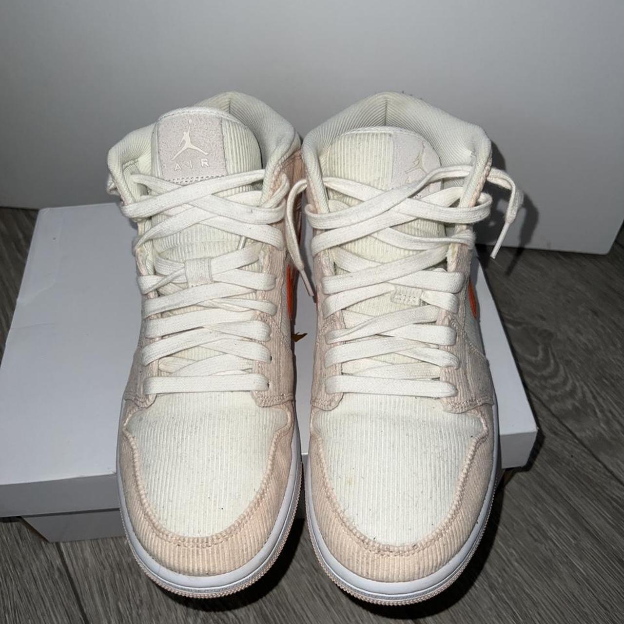 women's air jordan 1 mid se corduroy