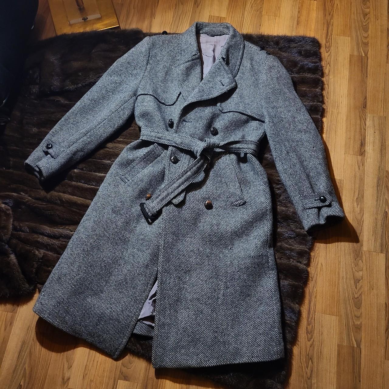 Product Image 1 - Soviet era Trench Coat
Mens 40r
-
-
-
Fellas