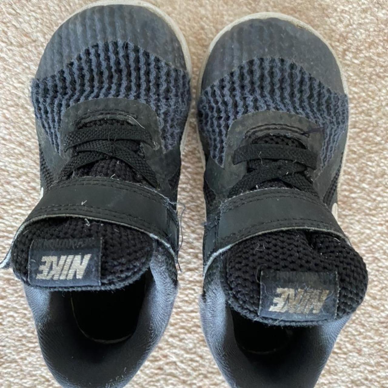 nike trainers size 7 infant