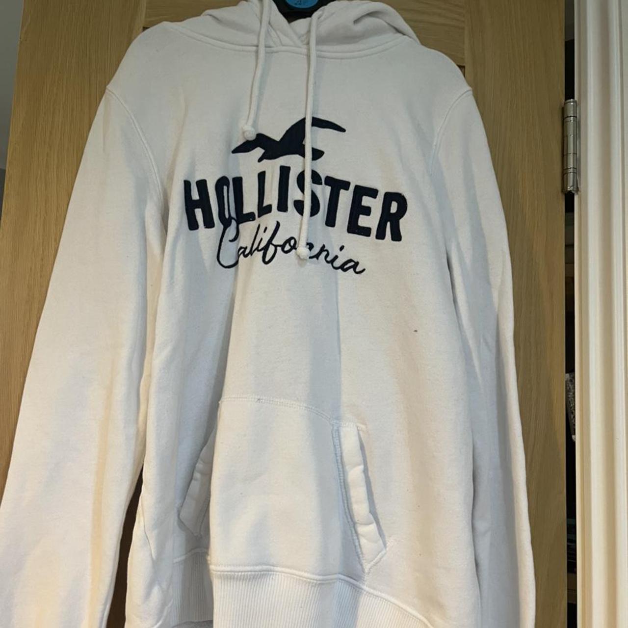 White hollister clearance jumper