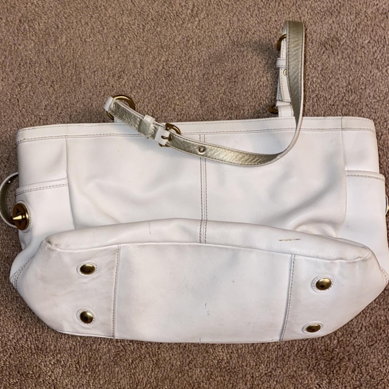 White leather hotsell coach purse