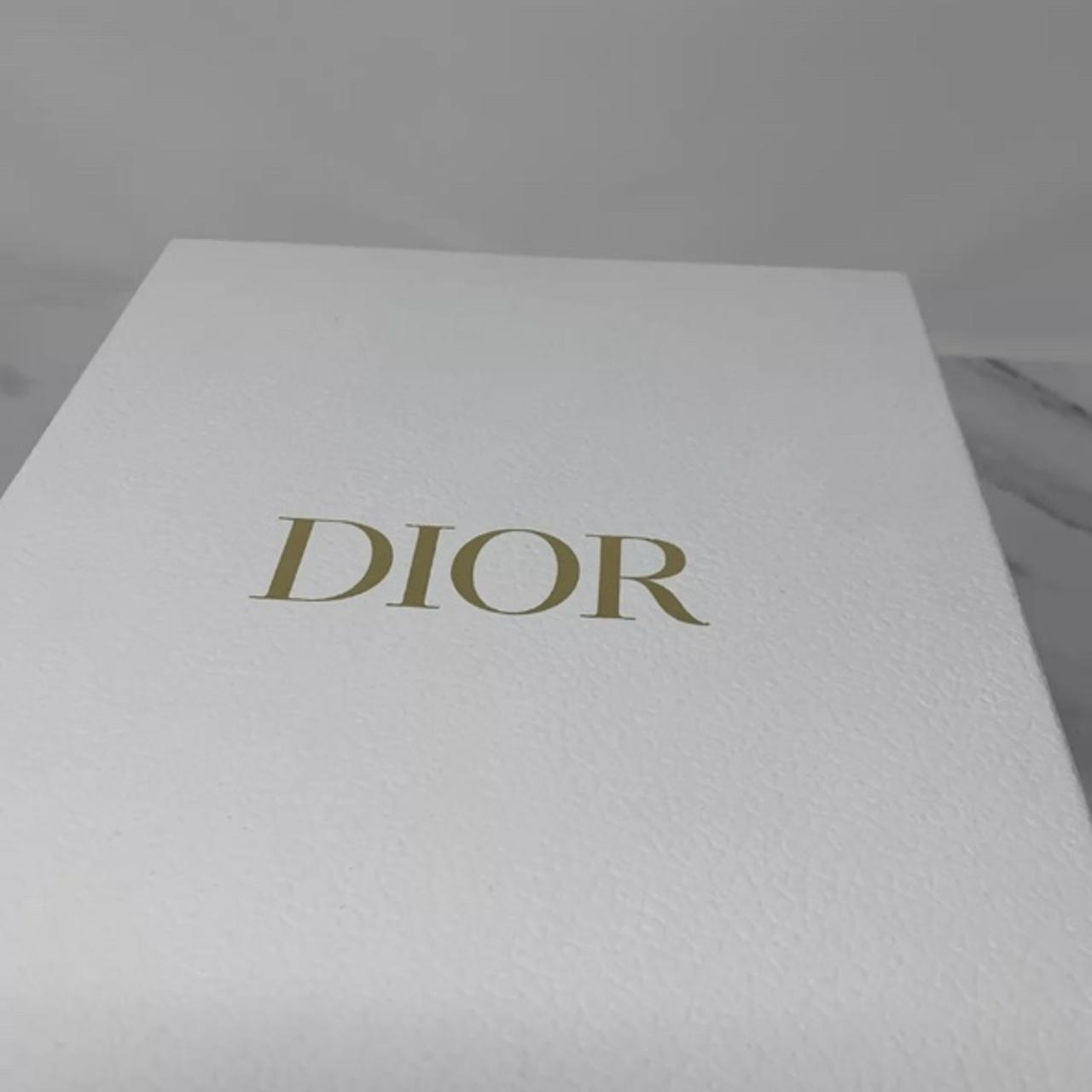 Scatola Dior con scritta dorata . Disponibili... - Depop