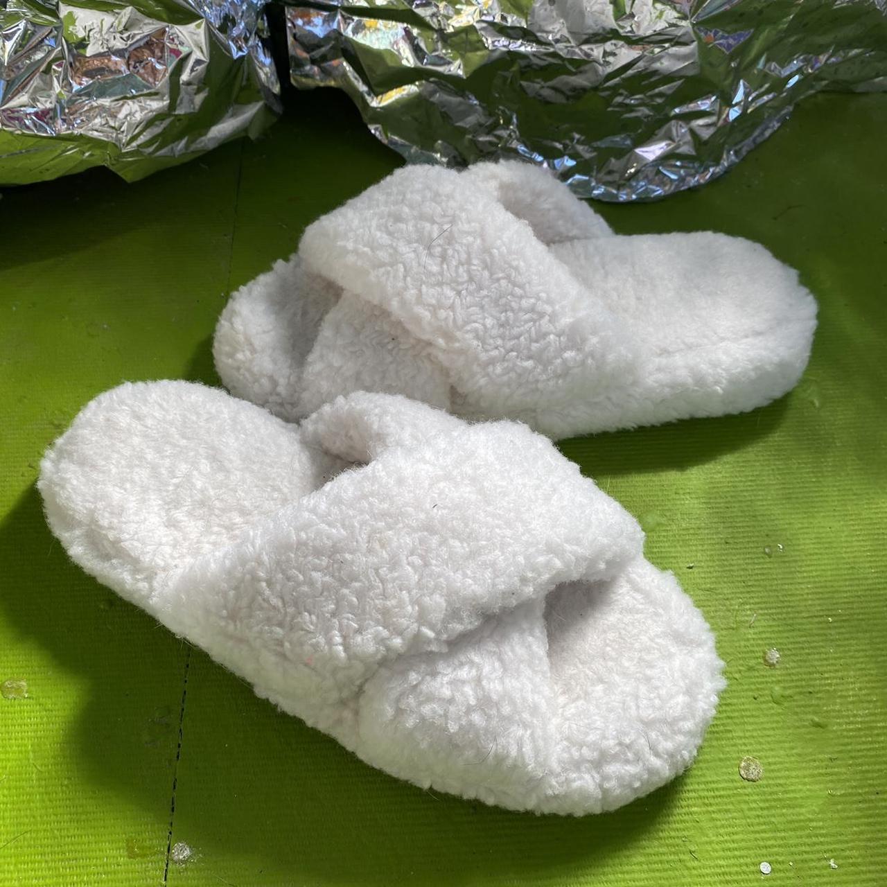 Forever 21 fuzzy store slippers