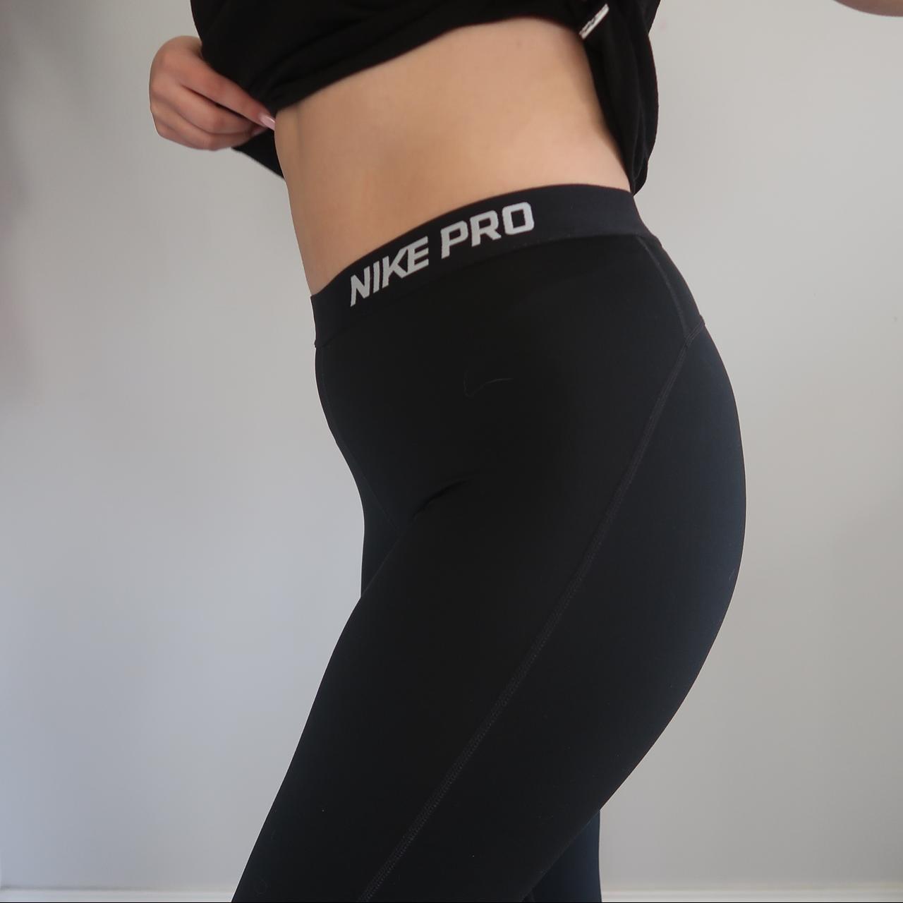 404918 NIKE leggings in black - tight fit high - Depop