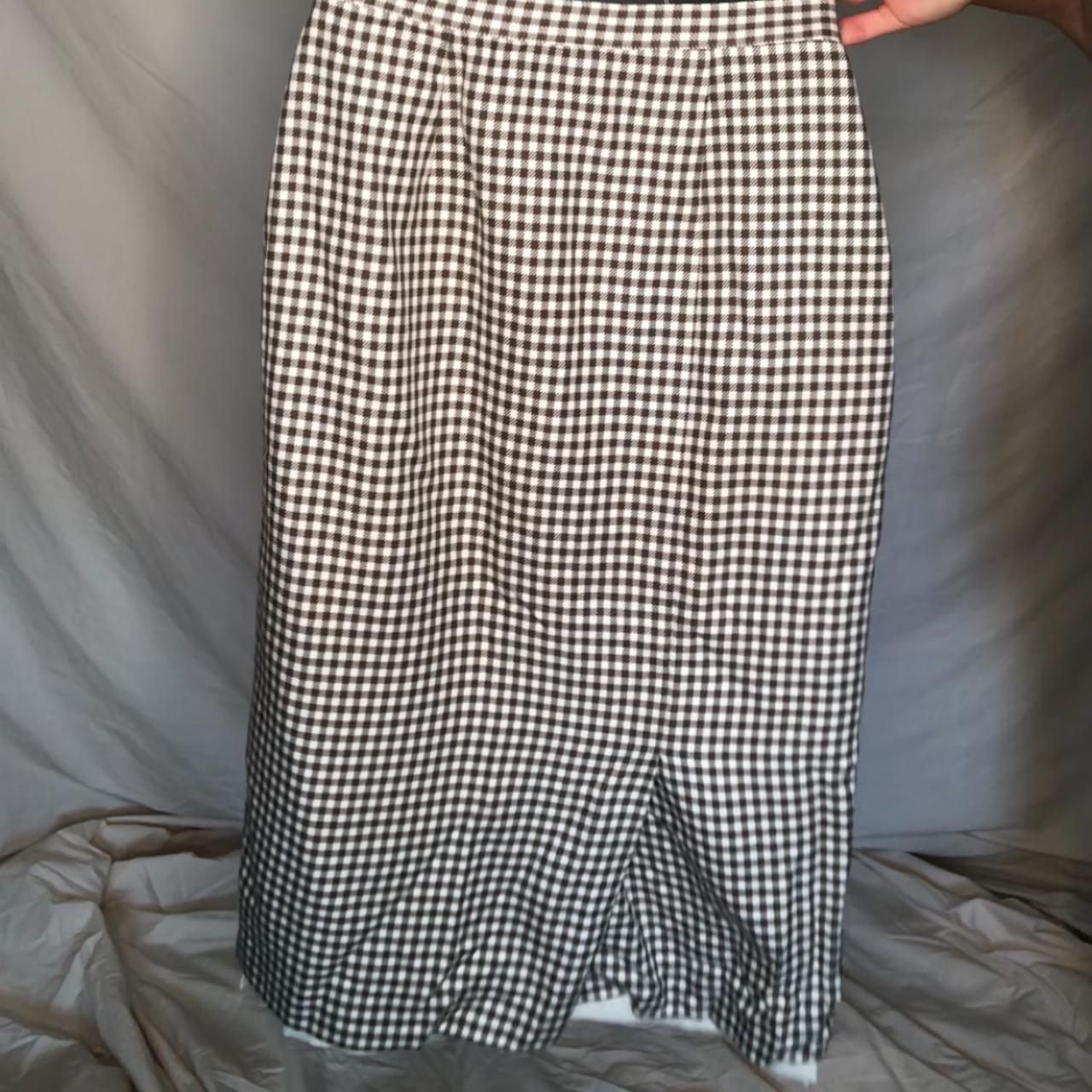 Light Brown Gingham Skirt - Size 6 - zipper in back - Depop