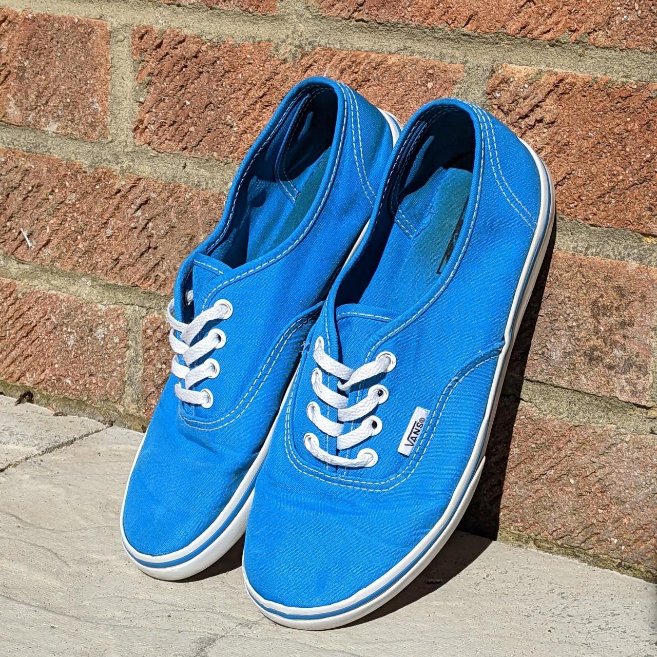 💙Vans Lo Pro Canvas Trainers 🆒Cute bright blue... Depop
