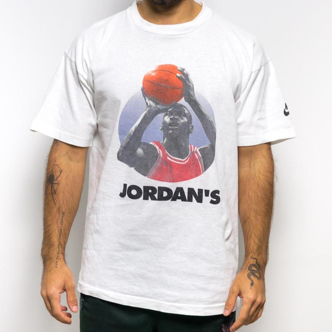 1995 Vintage Michael Jordan‘s Back Nike Sports Tee....