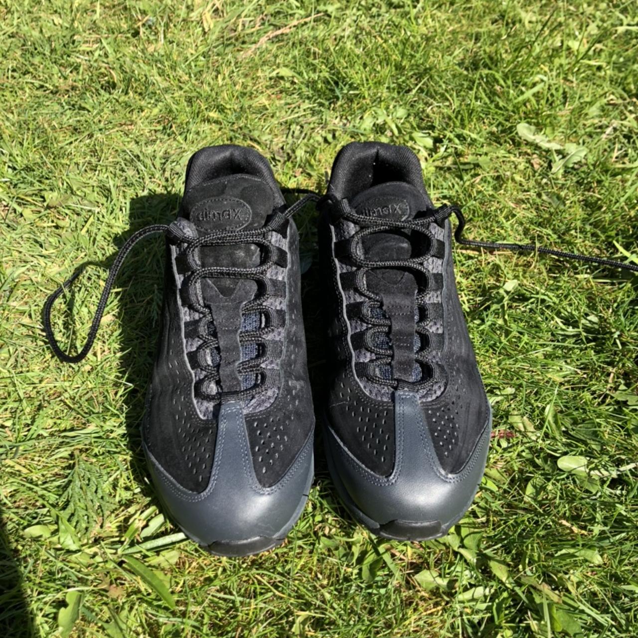 95s triple black